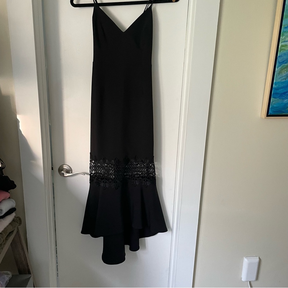 TALULAH Elegant Black Midi Dress